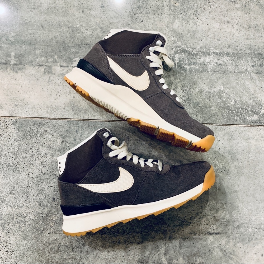 Nike grey suede sneaker